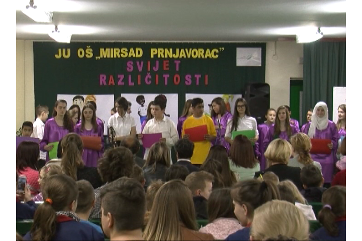 U OŠ “MIRSAD PRNJAVORAC” KONCERTOM OBILJEŽEN SVJETSKI DAN ROMA