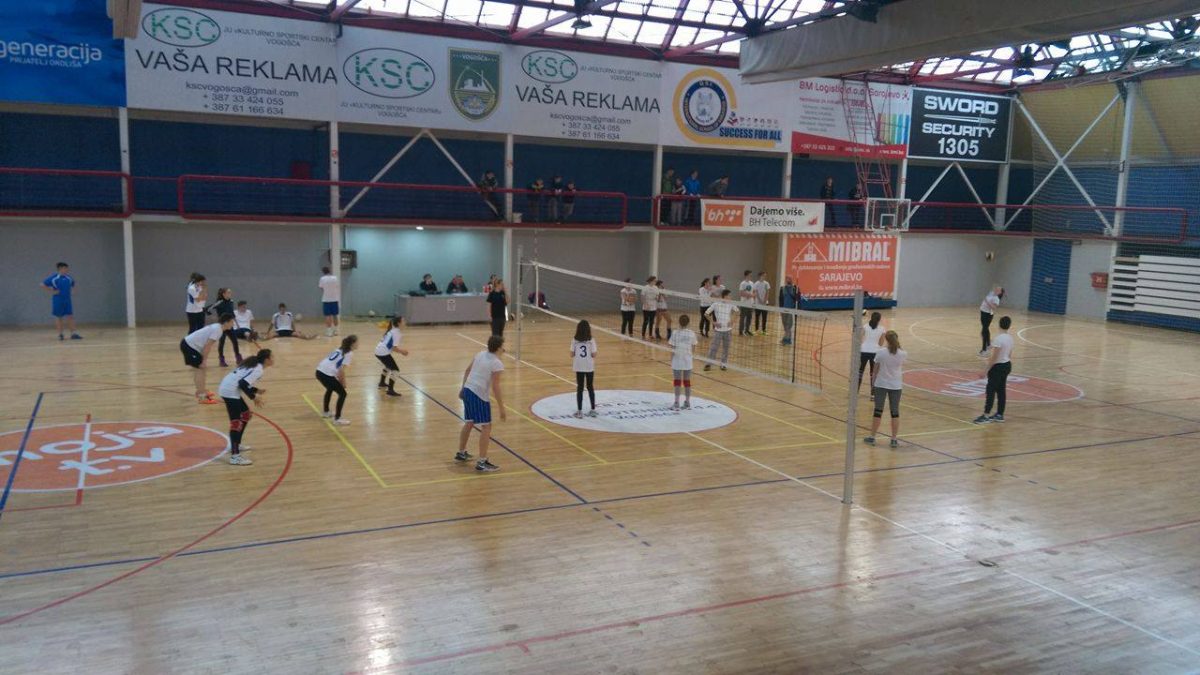 U DVORANI „AMEL BEČKOVIĆ“ ODRŽAN ODBOJKAŠKI TURNIR VOGOŠĆANSKIH OSNOVNIH ŠKOLA