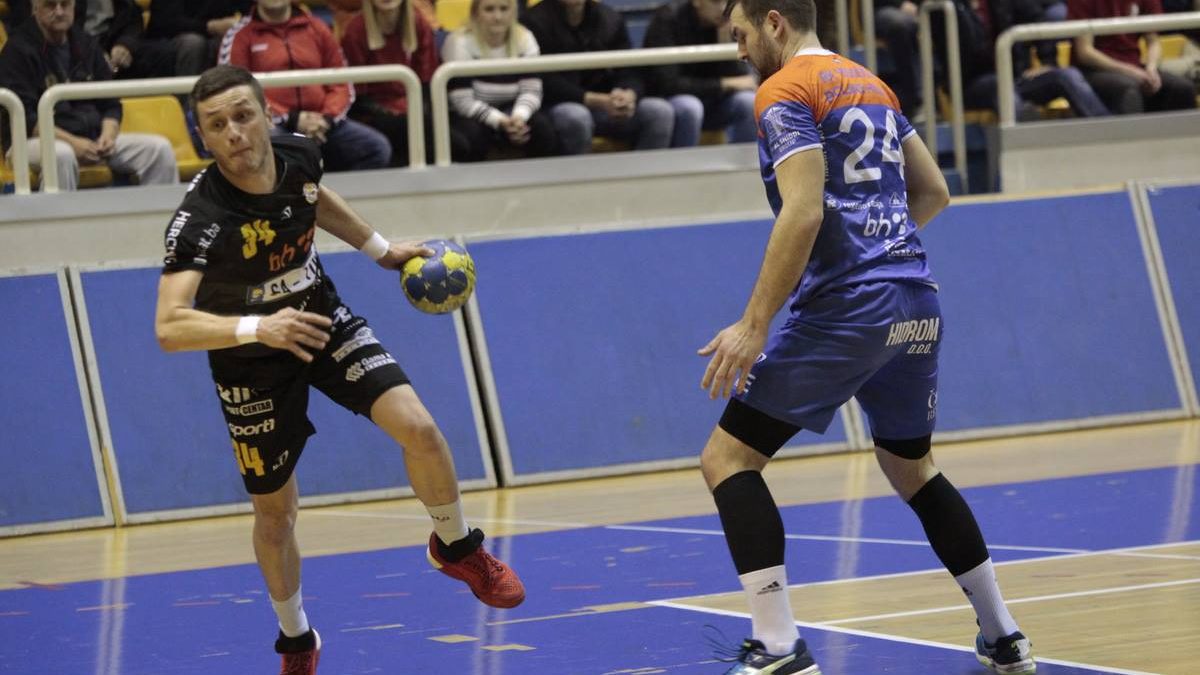 RUKOMETAŠI VOGOŠĆE U POSLJEDNJIH DESET MINUTA PRELOMILI SARAJEVSKI DERBI I NASTAVILI SERIJU POBJEDA