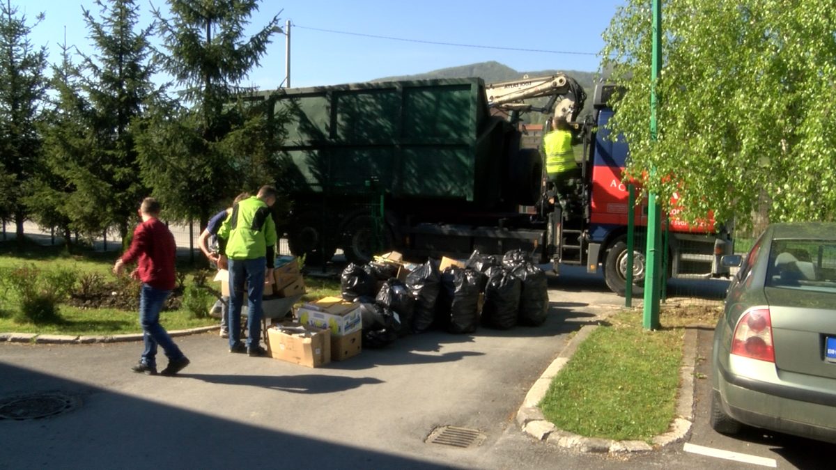 VOGOŠĆANSKI OSNOVCI UČESTVOVALI U PRIKUPLJANJU RECIKLAŽNOG MATERIJALA
