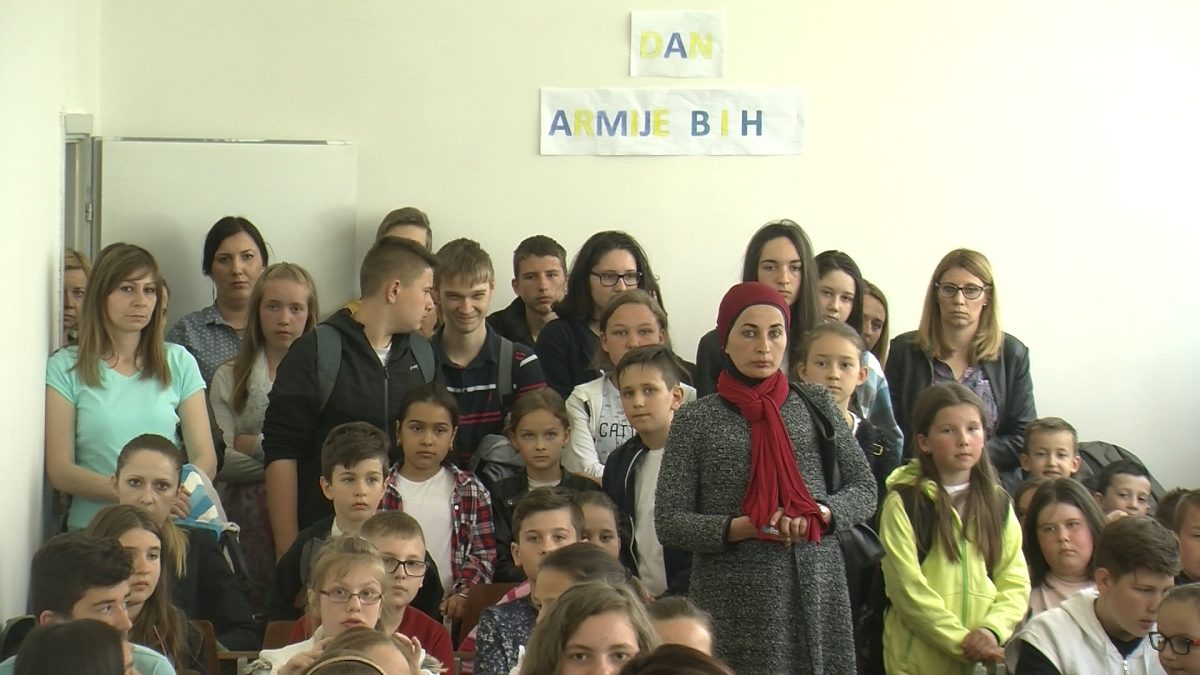 U OŠ “ZAJKO DELIĆ” POVODOM DANA ARMIJE RBIH ODRŽANA SVEČANA AKADEMIJA