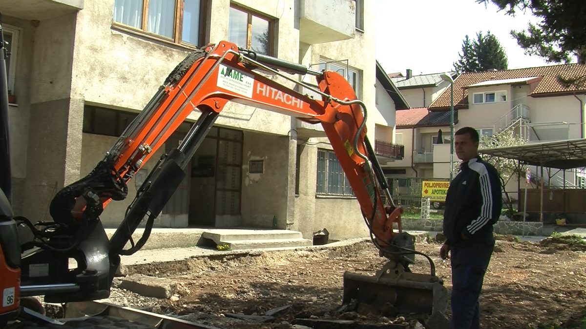 U NAREDNIH DESET DANA VRŠI SE SANACIJA DOTRAJALIH  ŠAHTOVA U IGMANSKOJ ULICI