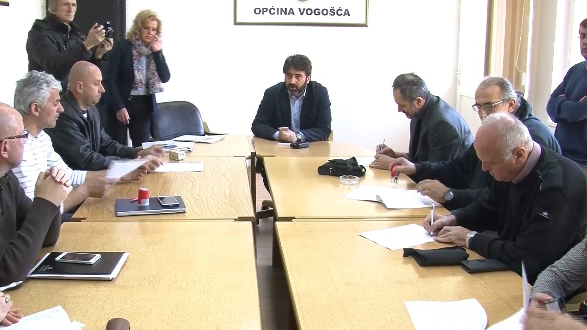 POTPISANI UGOVORI O RASPODJELI FINANSIJSKIH SREDSTAVA SPORTSKIM UDRUŽENJIMA OPĆINE VOGOŠĆA