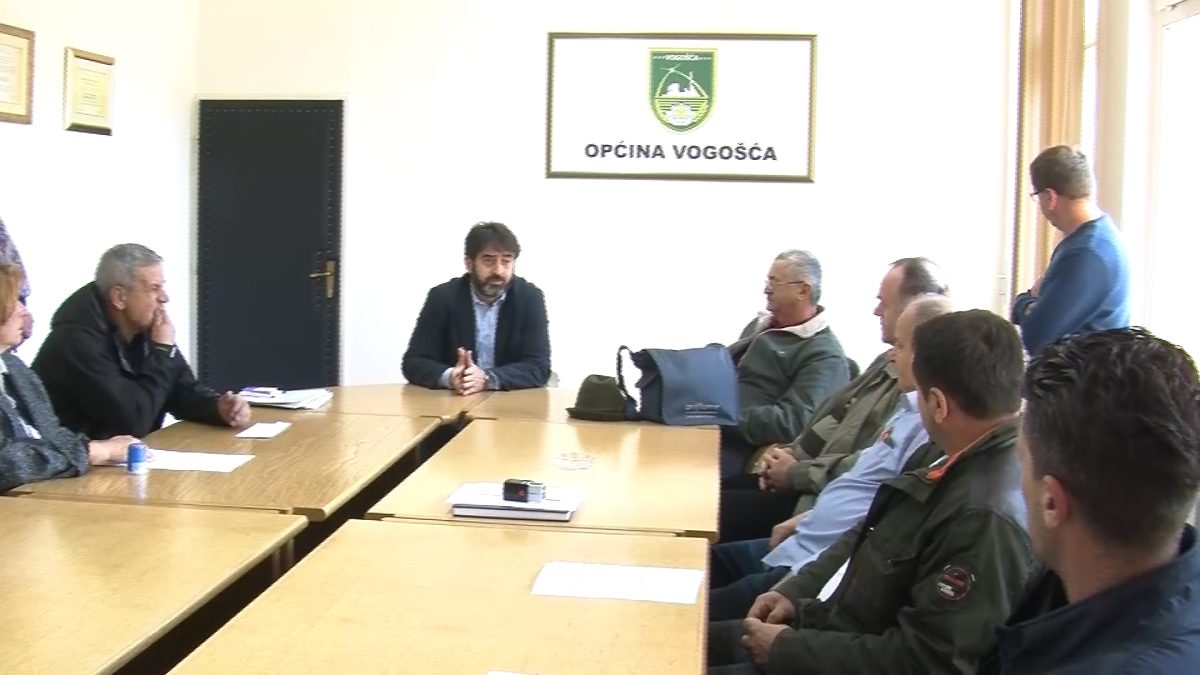 UGOVORE O RASPODJELI FINANSIJSKIH SREDSTAVA POTPISALI I PREDSTAVNICI 16 VOGOŠĆANSKIH UDRUŽENJA