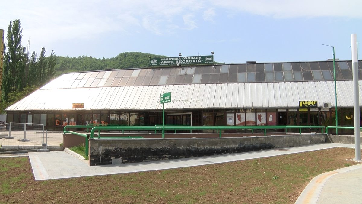 POČINJE REKONSTRUKCIJA KROVA NA SPORTSKOJ DVORANI “AMEL BEČKOVIĆ”