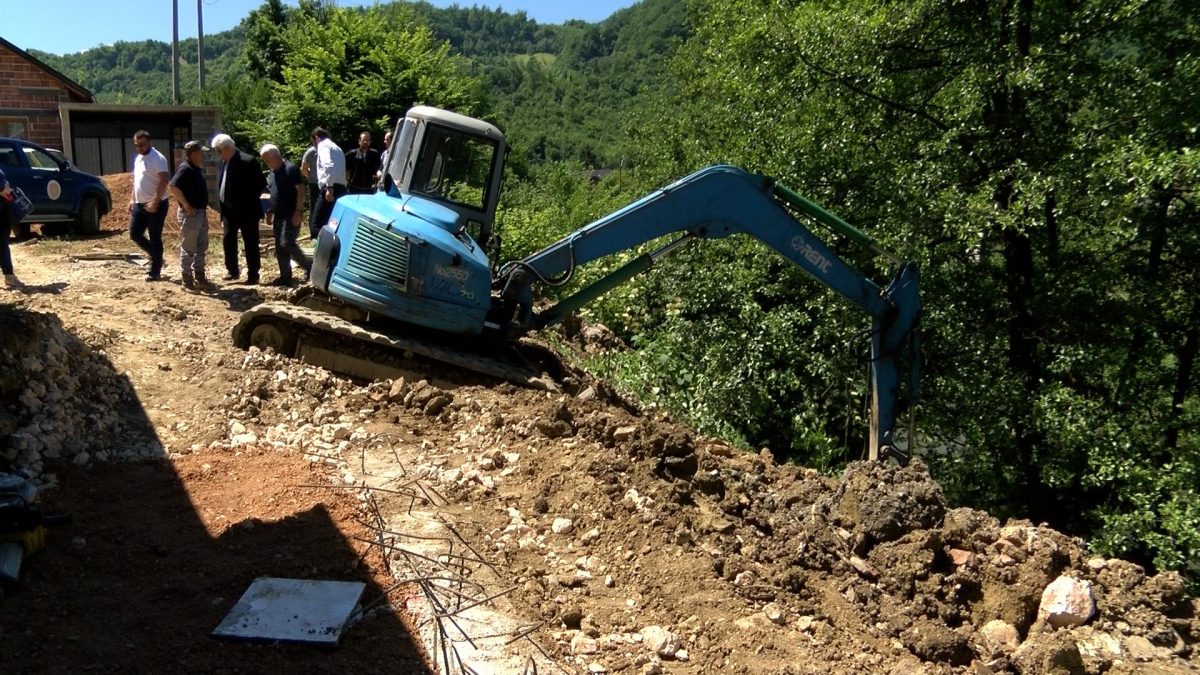 U TOKU RADOVI NA SANACIJI KLIZIŠTA U NASELJU DONJA VOGOŠĆA