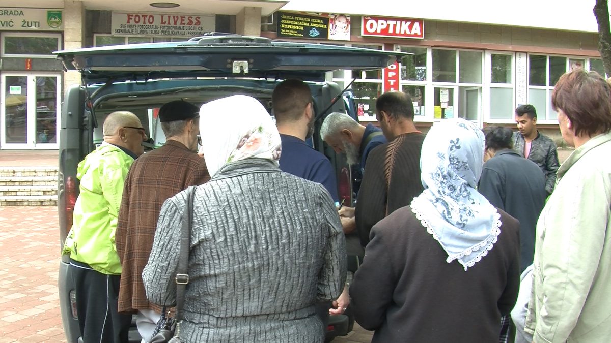 OMLADINSKO UDRUŽENJE “TEMPO” ORGANIZOVALO PODJELU RAMAZANSKIH PAKETA