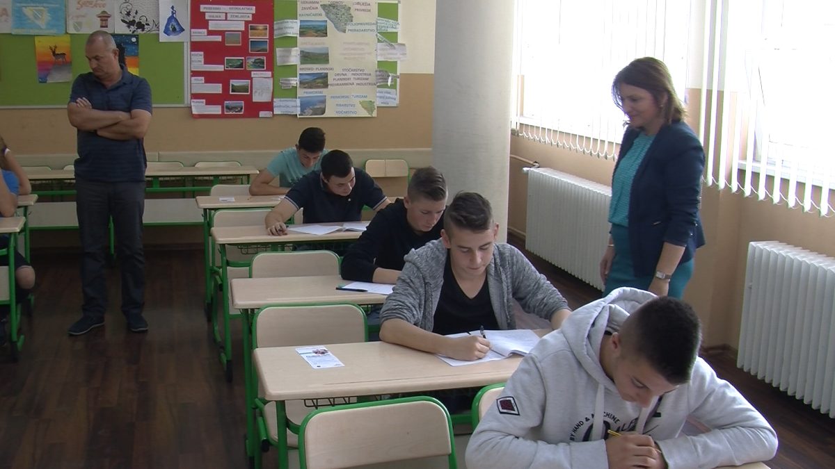 DANAS ZAPOČELO POLAGANJE EKSTERNE MATURE ZA OSNOVCE