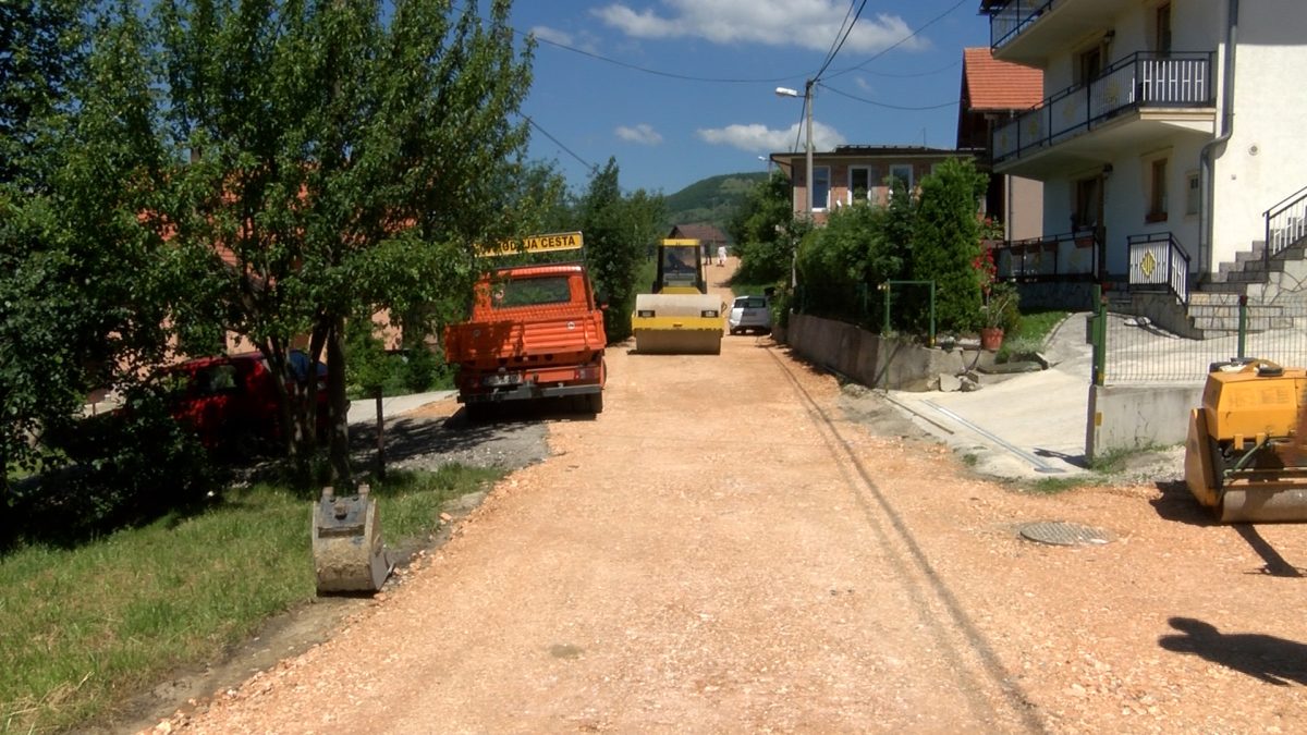 U TOKU RADOVI NA SANACIJI ULICE ORAHOV BRIJEG DO BR. 146