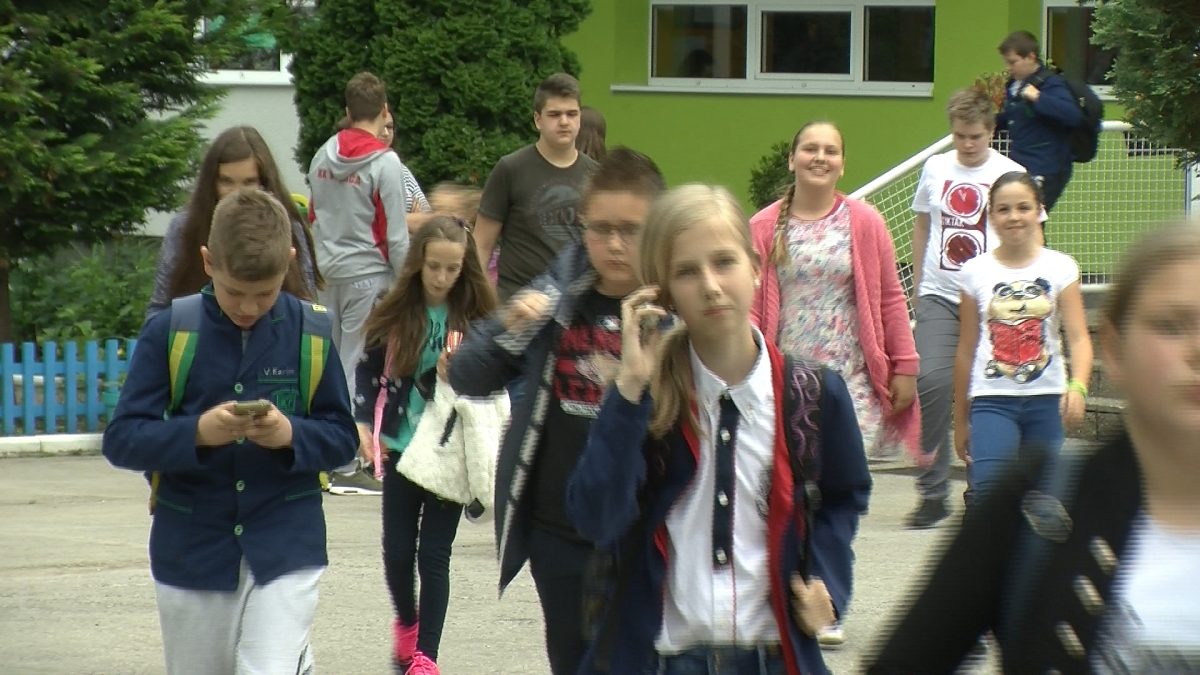 U SARAJEVSKIM OSNOVNIM ŠKOLAMA DOGODINE VEĆI BROJ ČASOVA  MATEMATIKE, HISTORIJE, GEOGRAFIJE..