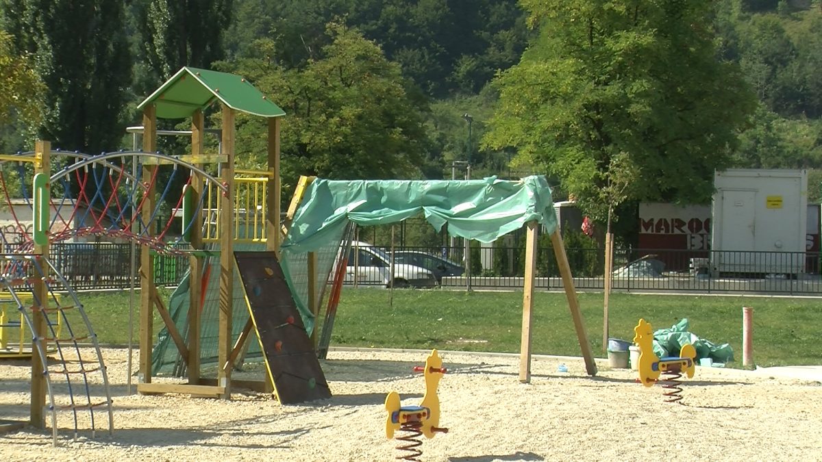 DJEČIJE IGRALIŠTE KOD SPORTSKE DVORANE “AMEL BEČKOVIĆ” JOŠ UVIJEK NIJE U FUNKCIJI