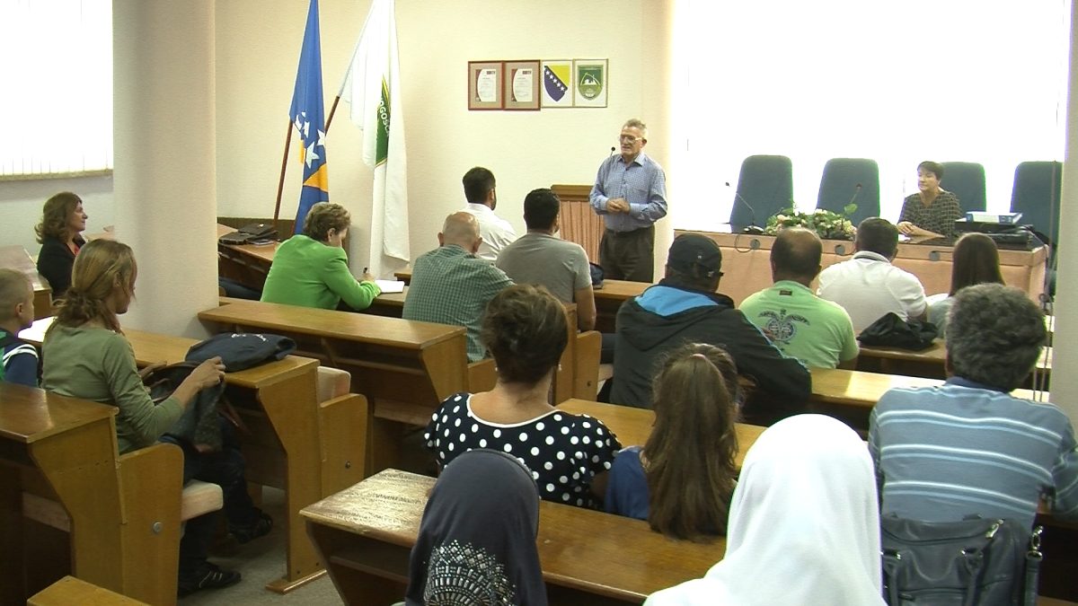 POTPISANI NOVI UGOVORI O STIPENDIRANJU UČENIKA I STUDENATA FONDACIJE “HASTOR”