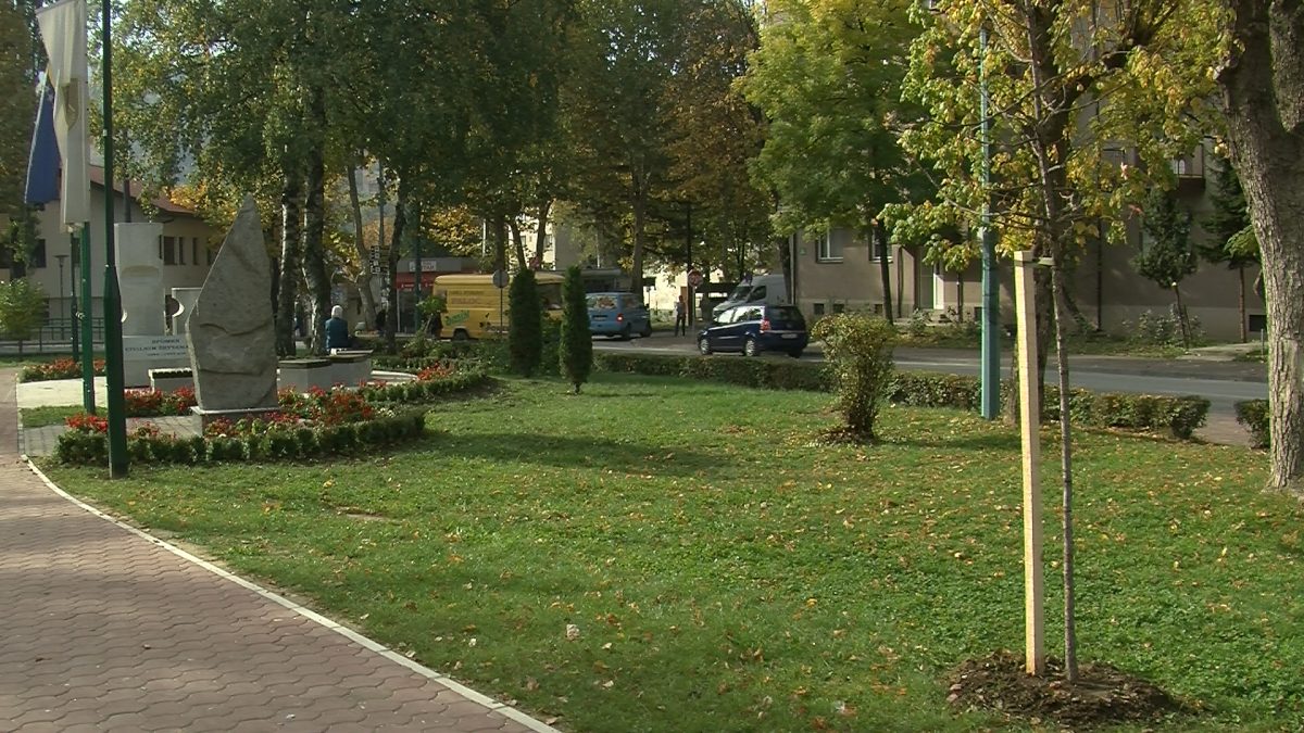 DO KRAJA SEDMICE VOGOŠĆANSKI PARKOVI UREĐENIJI I OBOGAĆENJI NOVIM BILJNIM VRSTAMA