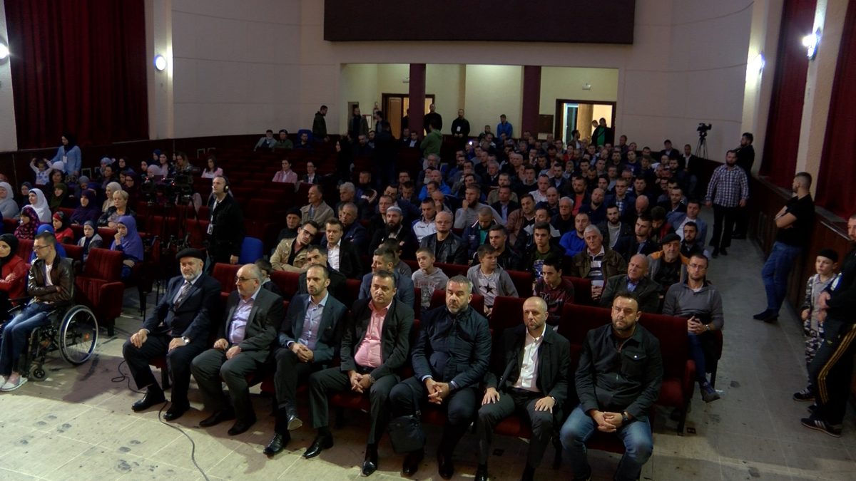 OMLADINSKO UDRUŽENJE “TEMPO” UPRILIČILO TRIBINU POVODOM 14. GODIŠNJICE OD SMRTI ALIJE IZETBEGOVIĆA