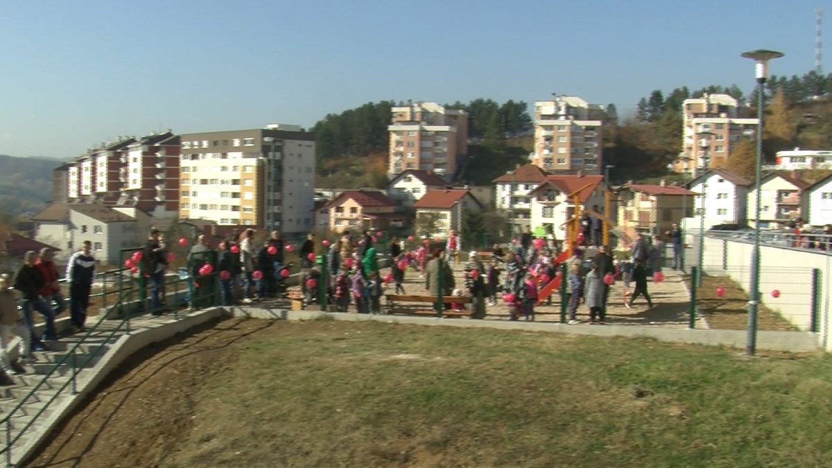 U NASELJU ROSULJE OTVORENO DJEČIJE IGRALIŠTE