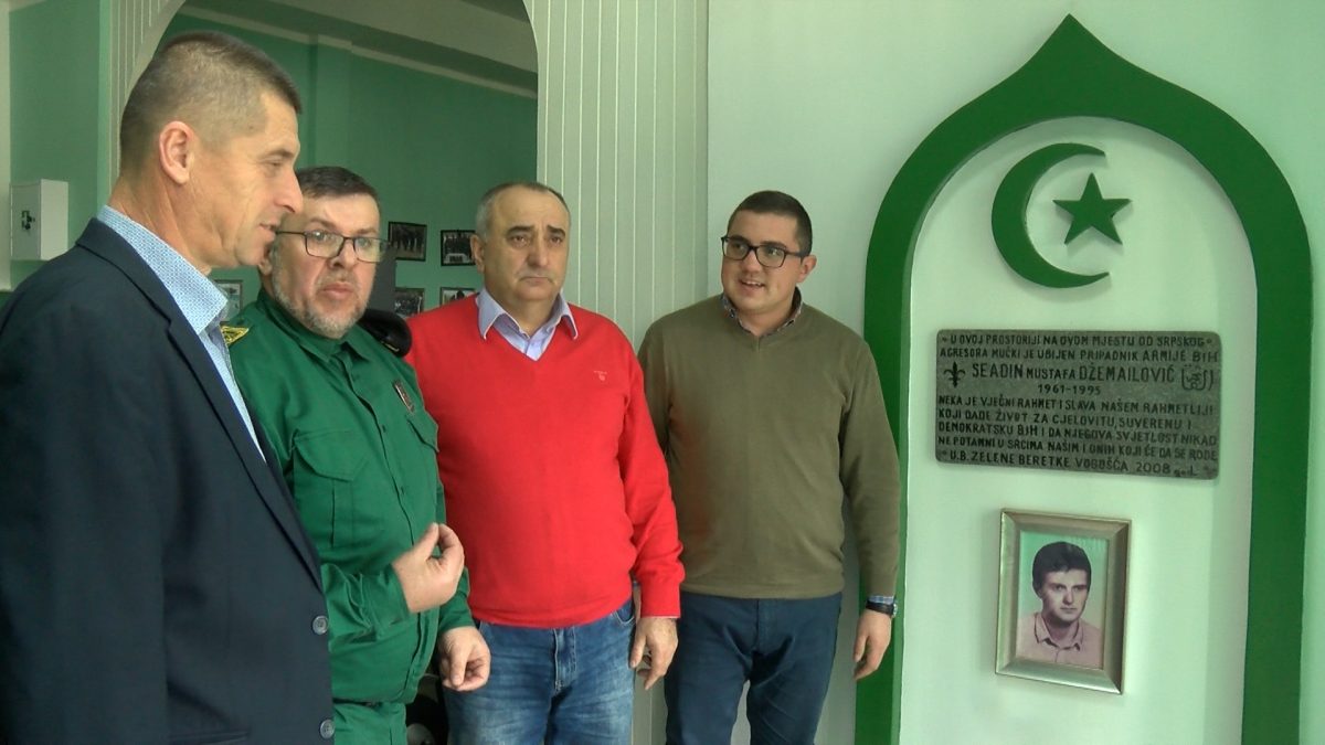 UB “BOSNAE ZELENE BERETKE” POKRENULO INCIJATIVU ZA OBILJEŽAVANJEM MJESTA LOGORA U VOGOŠĆI