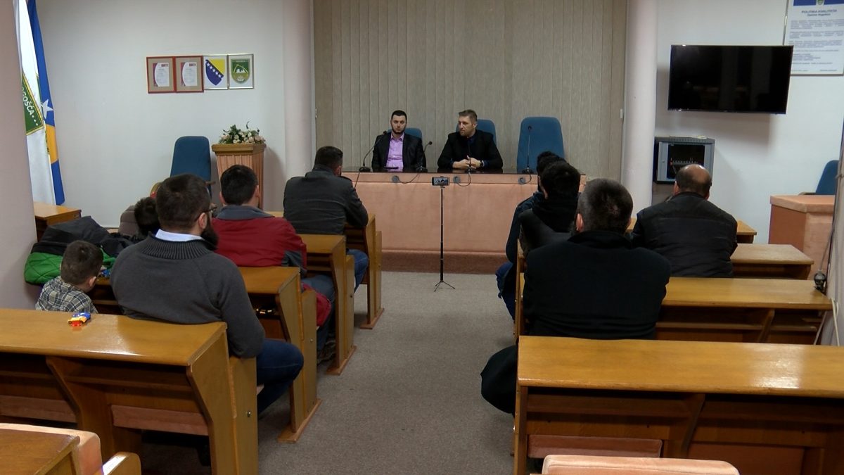 OU „TEMPO“ ORGANIZOVALO EDUKATIVNO PREDAVANJE O TEMI “ZAŠTO BITI HUMAN“