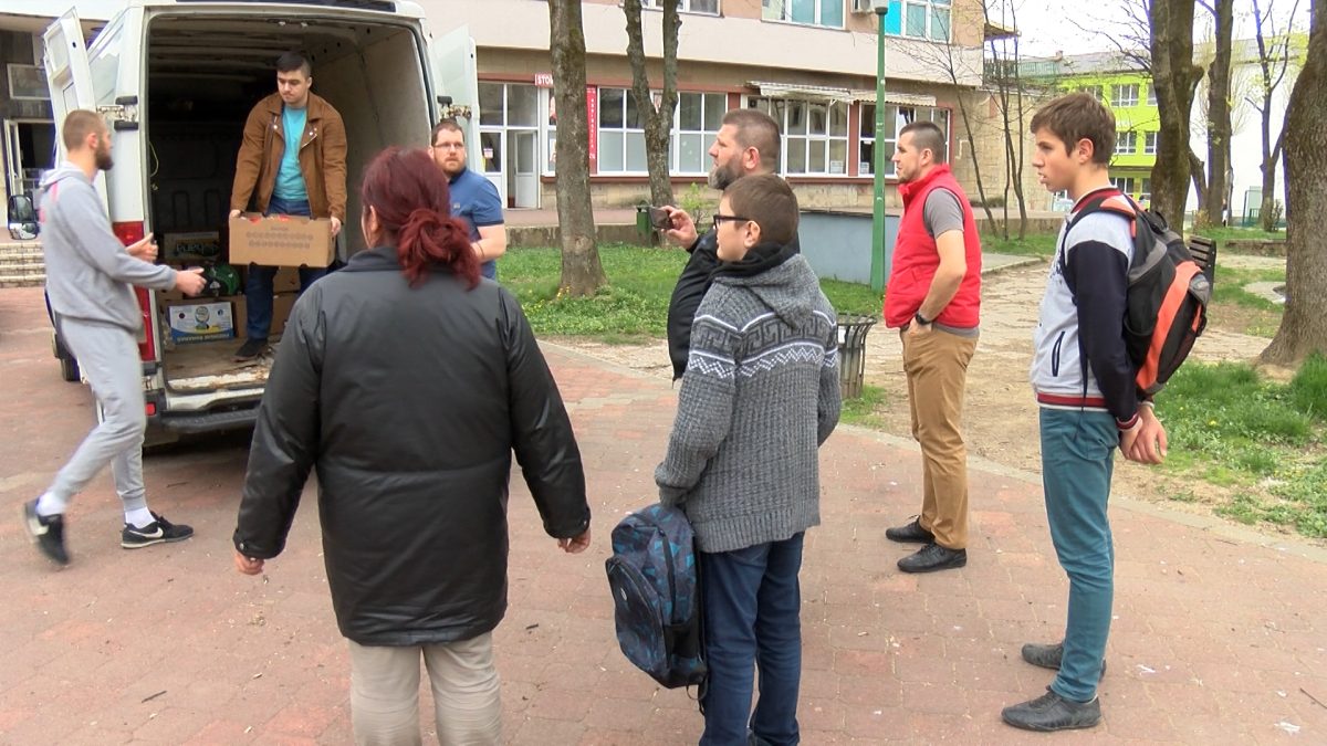 OU „TEMPO“ PODIJELILO 30 PAKETA ZA SOCIJALNO UGROŽENE PORODICE