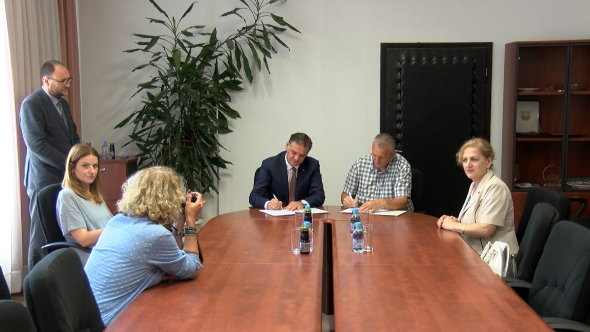 MINISTARSTVO KULTURE I SPORTA KS OBEZBIJEDILO 70.000 KM ZA SPORTSKO IGRALIŠTE U OPĆINI VOGOŠĆA