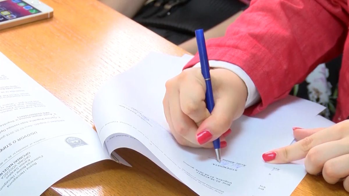 OPĆINA VOGOŠĆA STIPENDIRANJEM DAJE PODRŠKU DOBRIM REZULTATIMA ĐAKA I STUDENATA