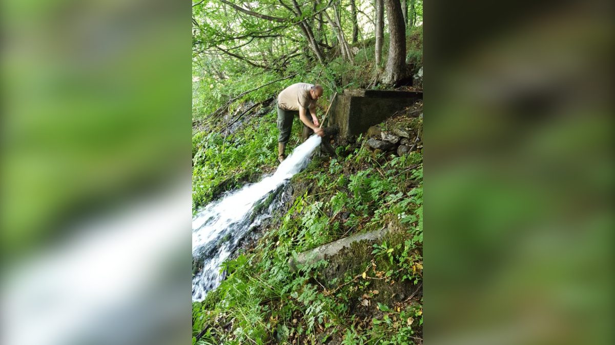 U TOKU ČIŠĆENJE I SANACIJA LOKALNOG VODOVODA BLAGOVAC