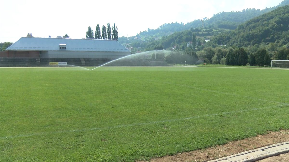 TEREN STADIONA “HAKIJA MRŠO” DOBIO NAJSAVREMENIJI SISTEM ZA NAVODNJAVANJE