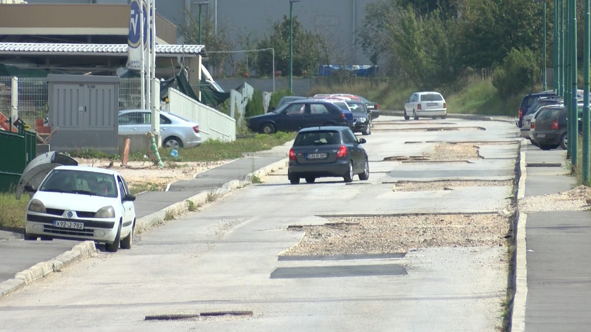 U TOKU RADOVI NA SANACIJI SAOBRAĆAJNICA U NOVOJ INDUSTRIJSKOJ ZONI