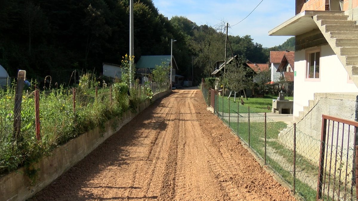 U TOKU RADOVI NA SANACIJI DIJELA PUTA U ULICI LJUBINA