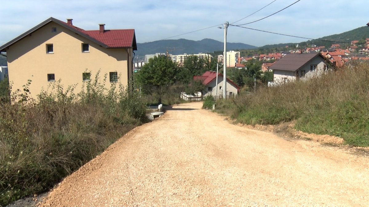 U TOKU SANACIJA DIJELA PUTA U ULICI ROSULJE II