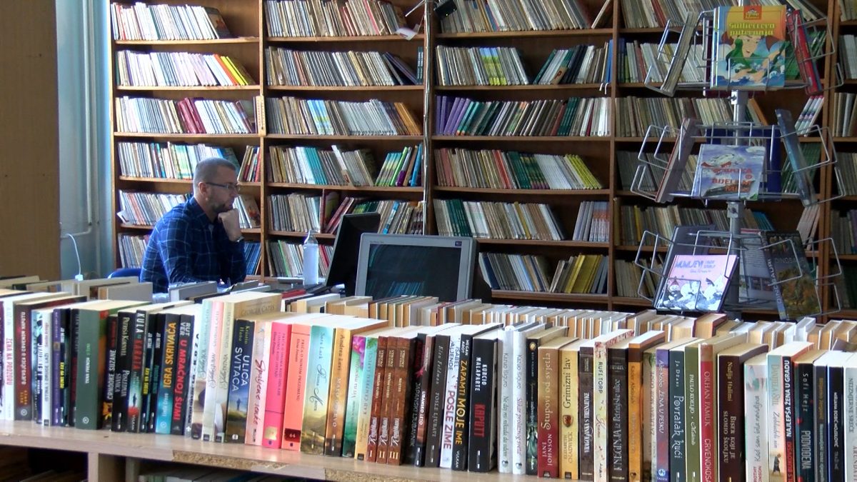 SMANJUJE SE BROJ ČITALACA U BIBLIOTECI
