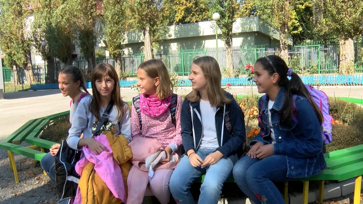 DJEVOJČICE IMAJU JEDNAKO PRAVO NA ŠKOLOVANJE