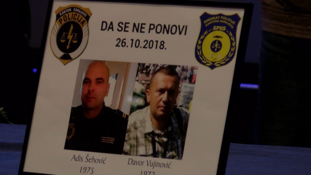 ODRŽANA KOMEMORACIJA UBIJENIM POLICAJCIMA ADISU ŠEHOVIĆU I DAVORU VUJINOVIĆU
