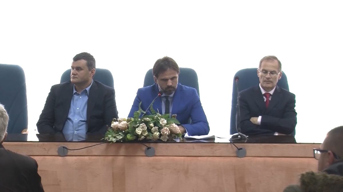 SUTRA VANREDNA SJEDNICA OPĆINSKOG VIJEĆA VOGOŠĆA
