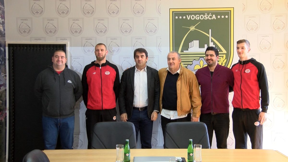 NAČELNIK OPĆINE VOGOŠĆA UPRILIČIO PRIJEM ZA VOGOŠĆANSKE KOŠARKAŠE