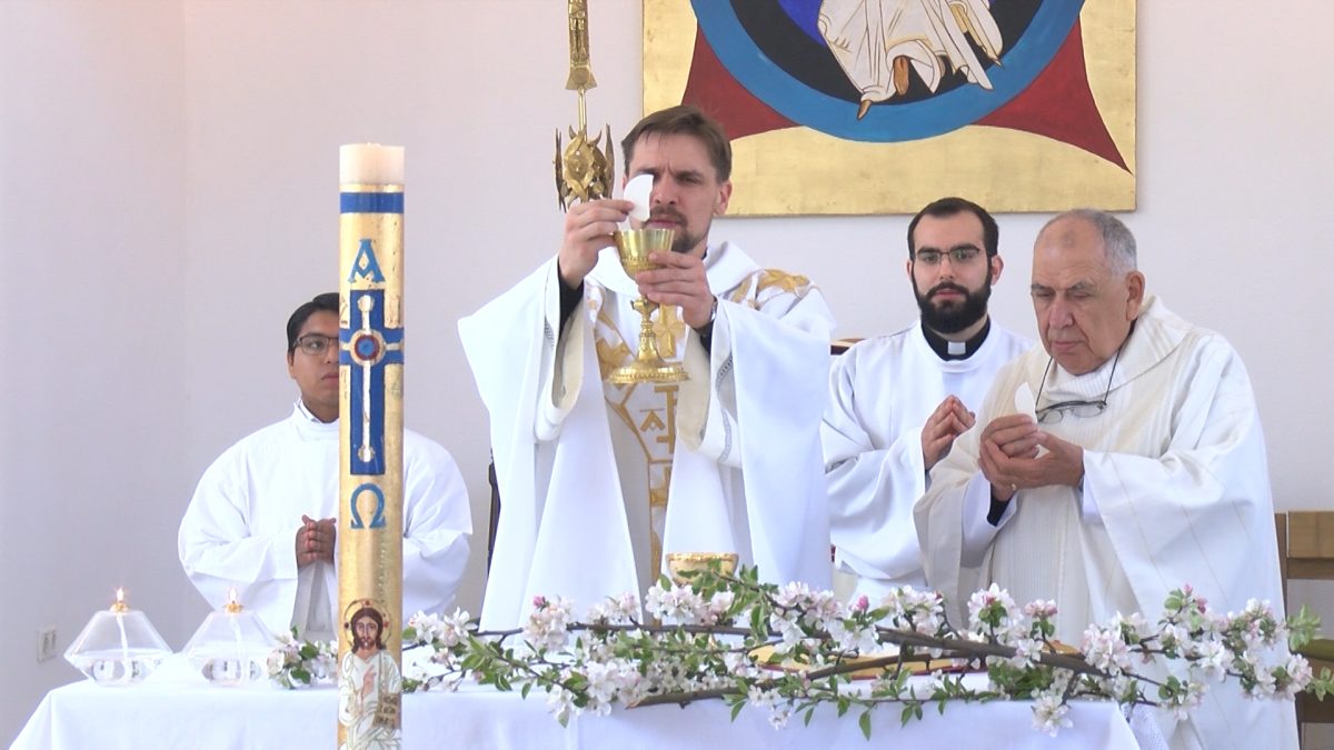 OBILJEŽAVANJE USKRSA U VOGOŠĆI: MISA SLUŽENA U CRKVI BLAŽENE MAJKE TEREZIJE