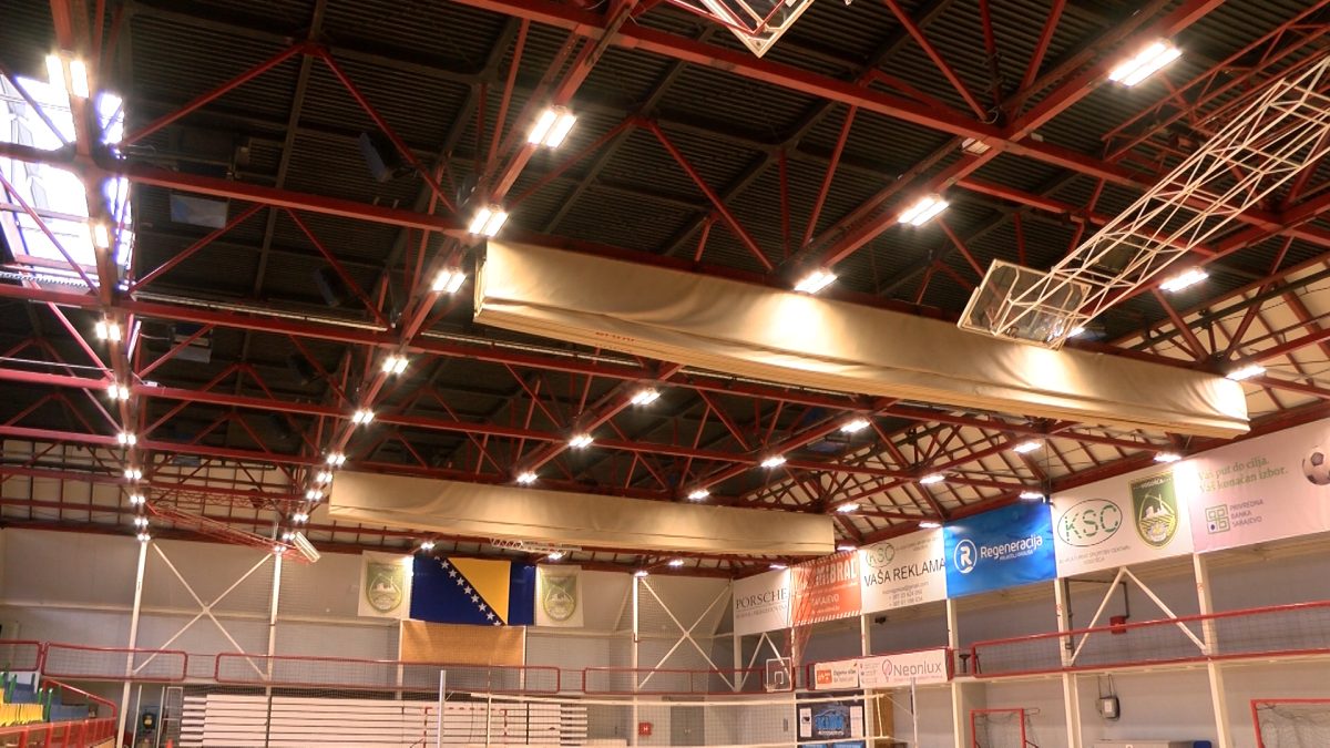 U SPORTSKOJ DVORANI „AMEL BEČKOVIĆ“ ZAVRŠENA UGRADNJA NAJMODERNIJE RASVJETE