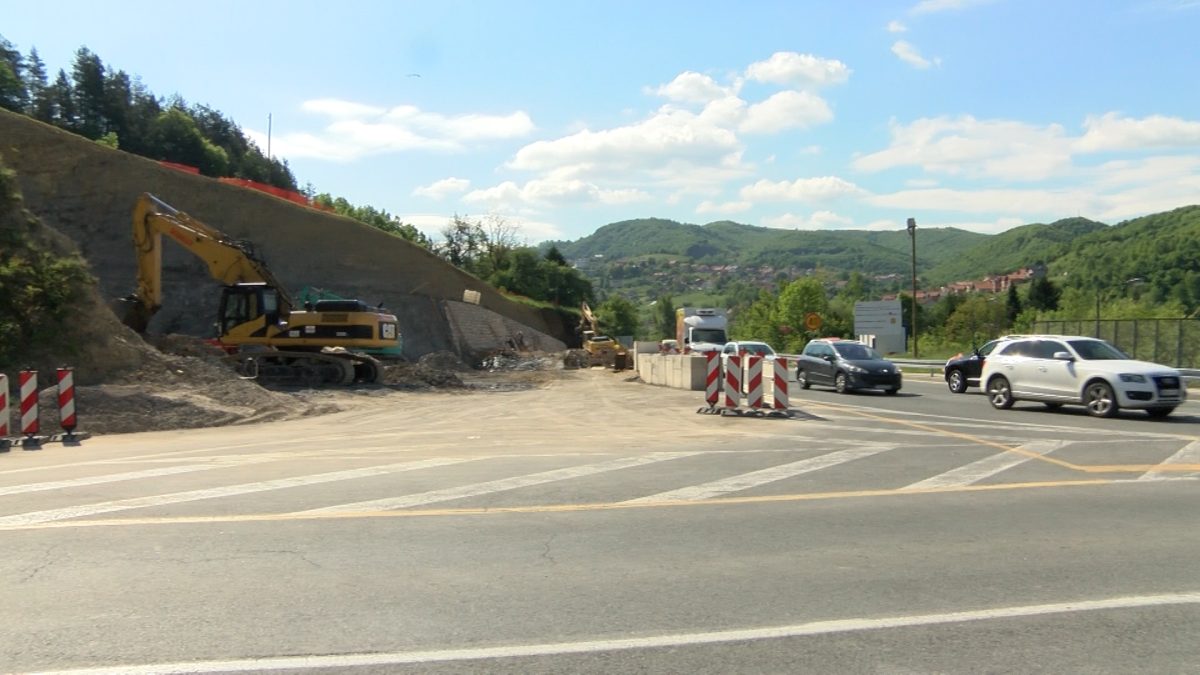 NEPOVOLJNI VREMENSKI USLOVI USPORILI RADOVE NA VOGOŠĆANSKOJ PETLJI