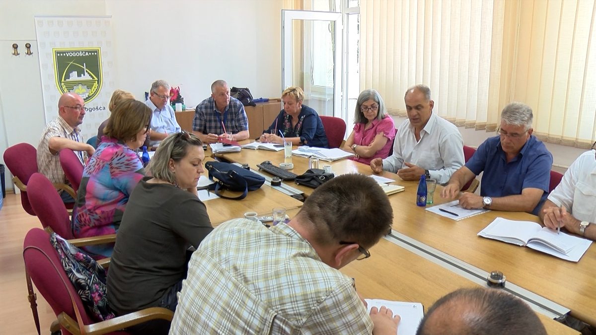 PRIVREDNI SUBJEKTI KOJI POSLUJU U STAROJ INDUSTRIJSKOJ ZONI VOGOŠĆA TRAŽE RJEŠENJE VIŠEGODIŠNJIH PROBLEMA