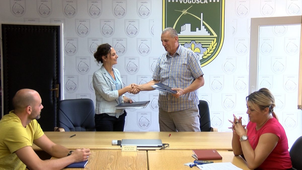 POTPISAN UGOVOR ZA IZGRADNJU I REKONSTRUKCIJU VODOVODNE MREŽE U ULICI AHMEDA RIZVE