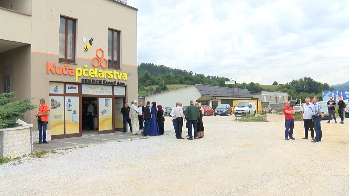 U VOGOŠĆI OTVORENA KUĆA PČELARSTVA