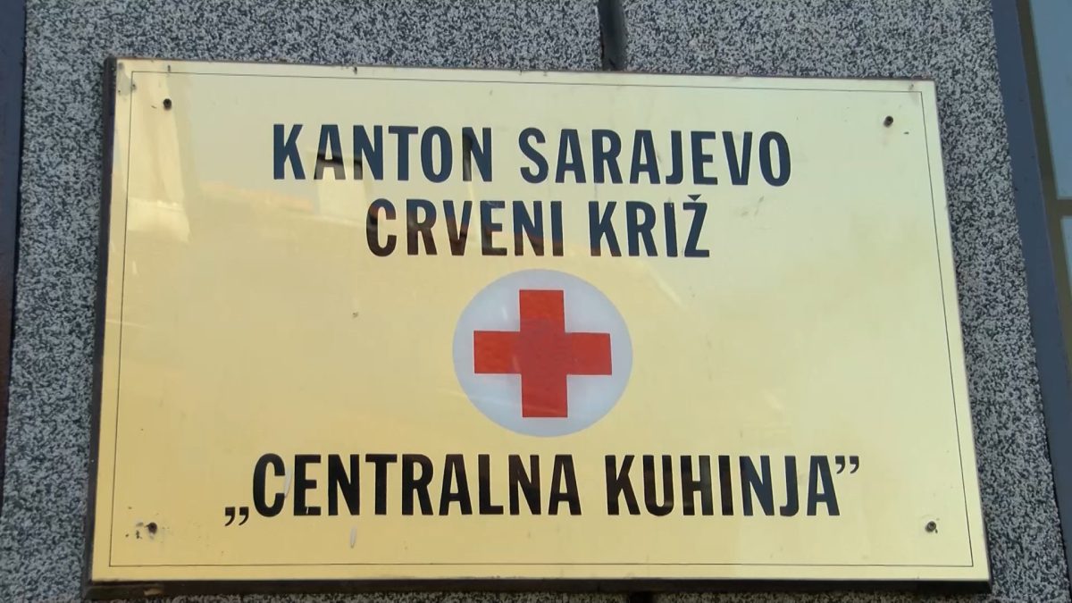 VELIKE KOLIČINE KURBANSKOG MESA I OVE GODINE PRISTIŽU U CENTRALNU KUHINJU CK KANTONA SARAJEVO