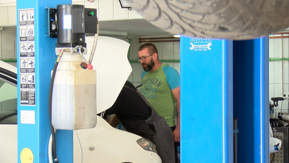 SAVJETI VOZAČIMA: PRIJE ODLASKA NA MORE ILI DUŽE PUTOVANJE PROVJERITE SVOJA VOZILA