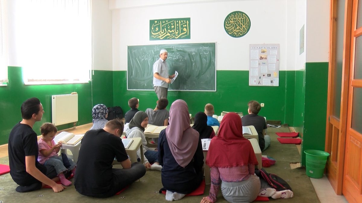 ŠKOLU KUR'ANA U ISLAMSKOM CENTRU U VOGOŠĆI POHAĐA 50-TAK DJECE