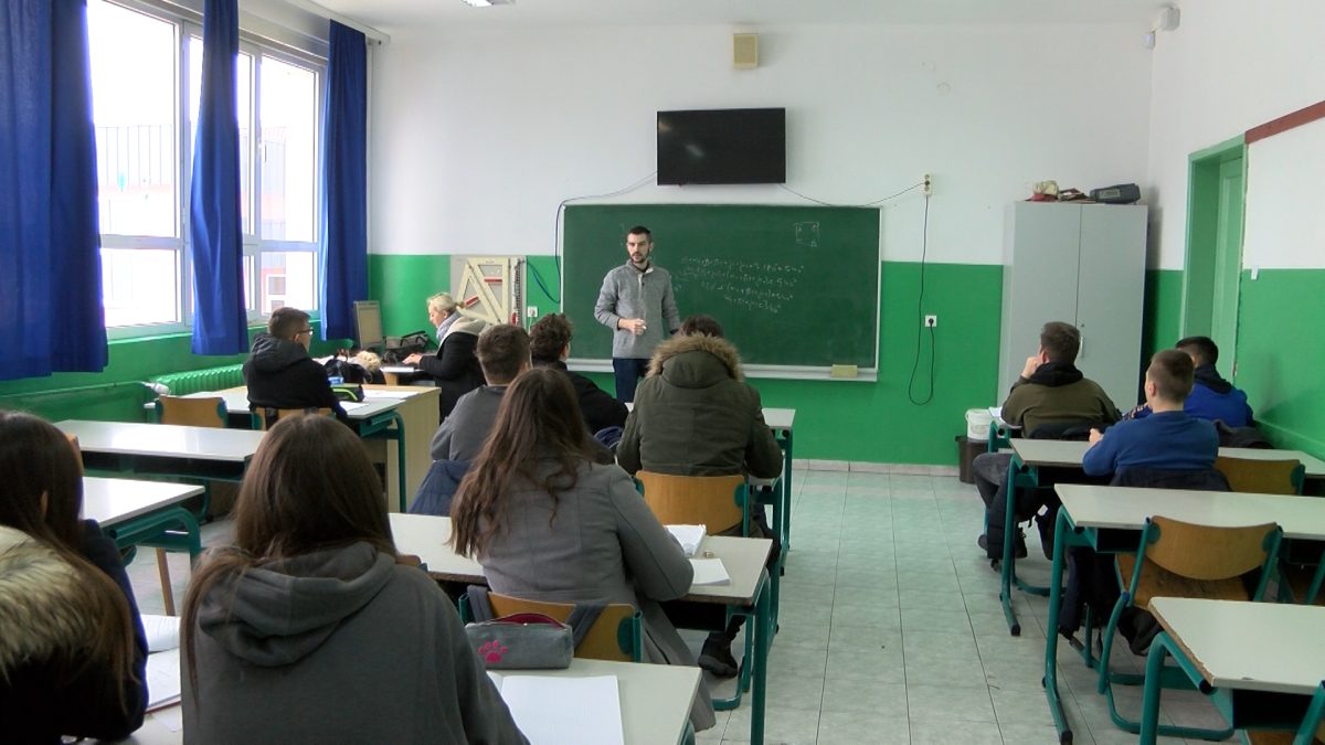 OŠ „MIRSAD PRNJAVORAC“ : U TOKU PRIPREME ZA EKSTERNU MATURU