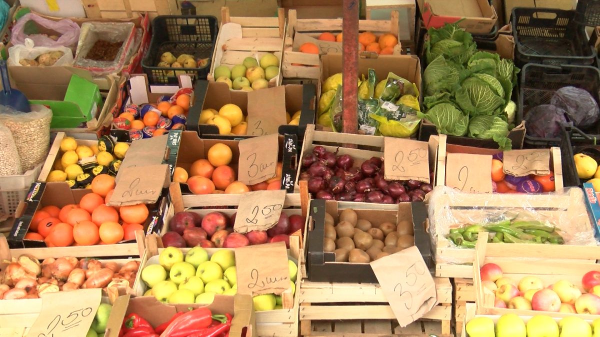 CIJENE NAMIRNICA U PORASTU, GORIVO JEFTINIJE