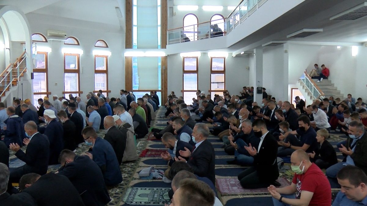 MEDŽLIS IZ SARAJEVO: BAJRAM-NAMAZ NA 206 MJESTA, OVE GODINE I U IGMANSKOJ DŽAMIJI I KSC SKENDERIJA