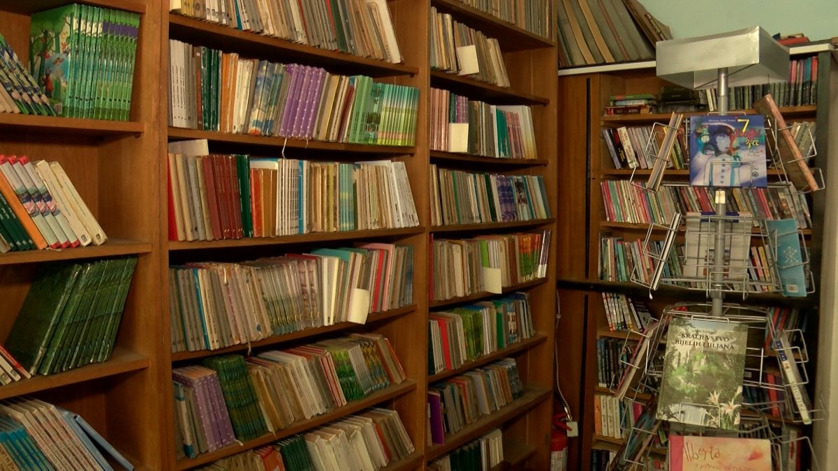 TOKOM LJETA BIBLIOTEKA U VOGOŠĆI RADI UOBIČAJENO