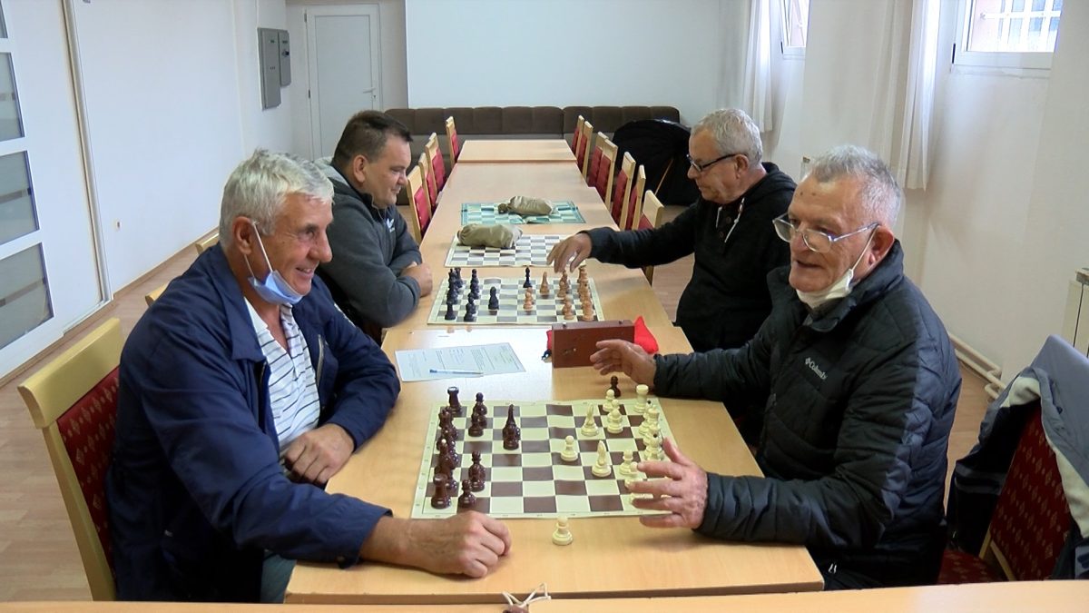 ŠAHISTI VOGOŠĆE NASTAVILI SA RADOM, PRIPREMAJU SE ZA SUTRAŠNJI TURNIR