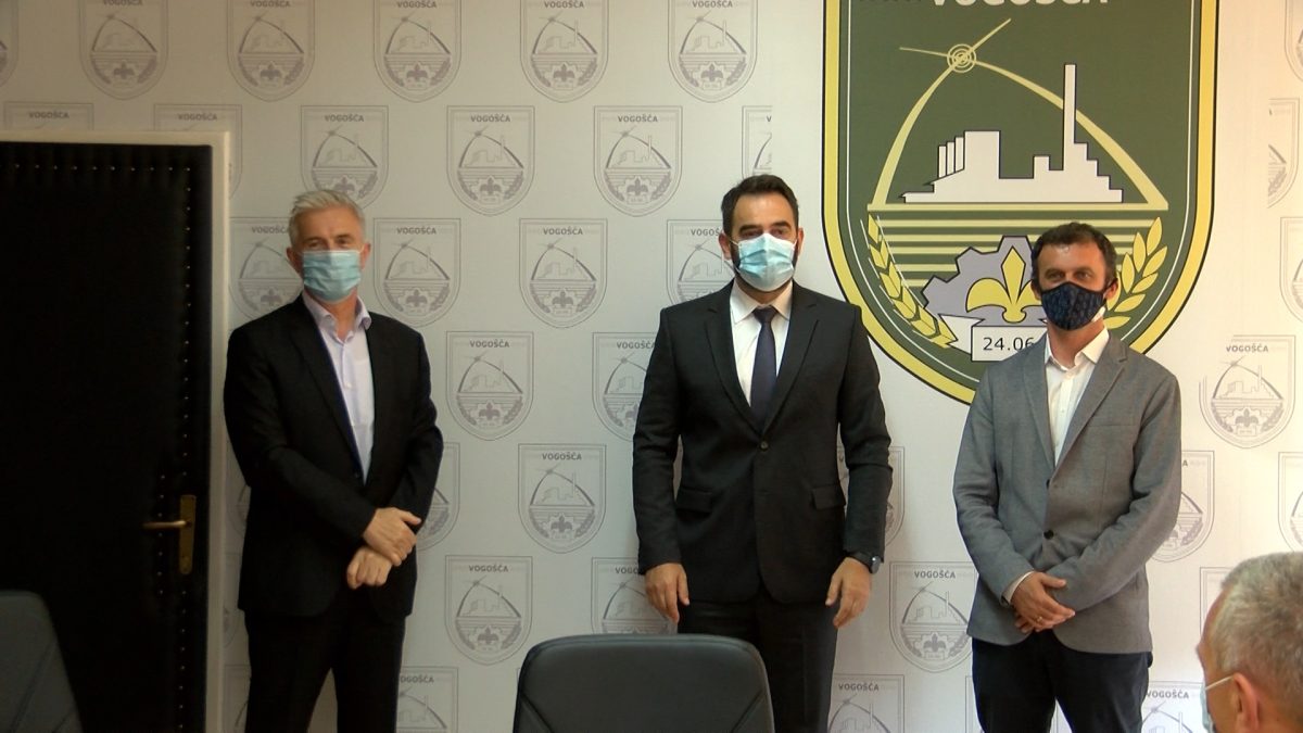 POTPISAN UGOVOR O ZAKUPU:  BAZEN U VOGOŠĆI BIĆE OTVOREN OVOG LJETA