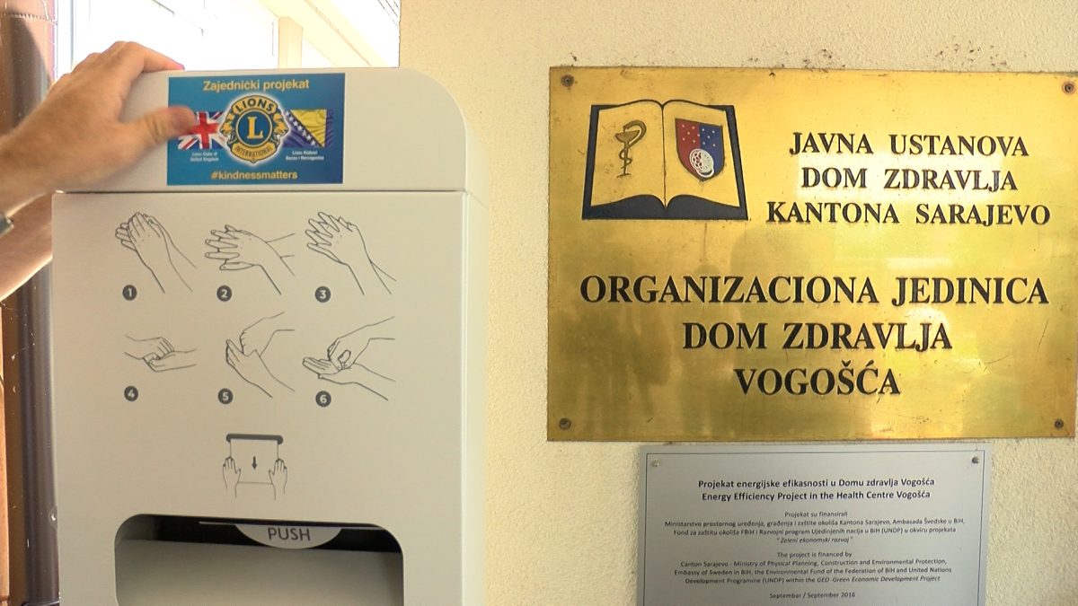 DOMU ZDRAVLJA VOGOŠĆA LIONS BIH DONIRAO DEZINFEKCIONI TOTEM